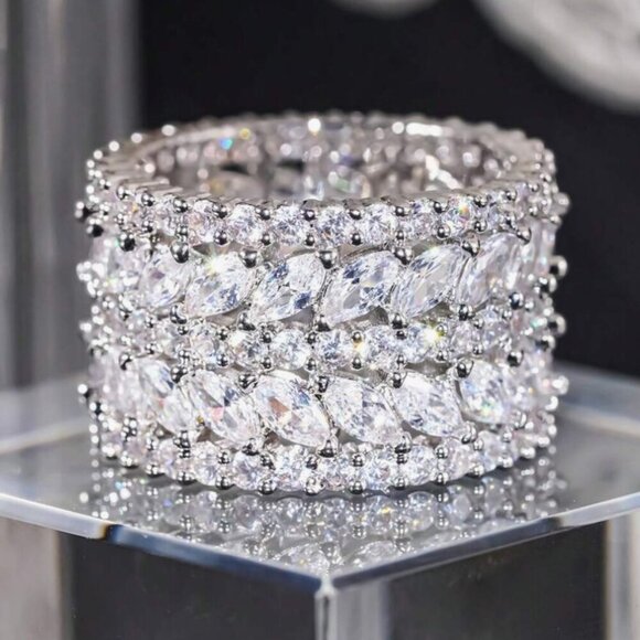 18k White Gold Diamond Ring Wide Ring Band - Picture 11 of 11